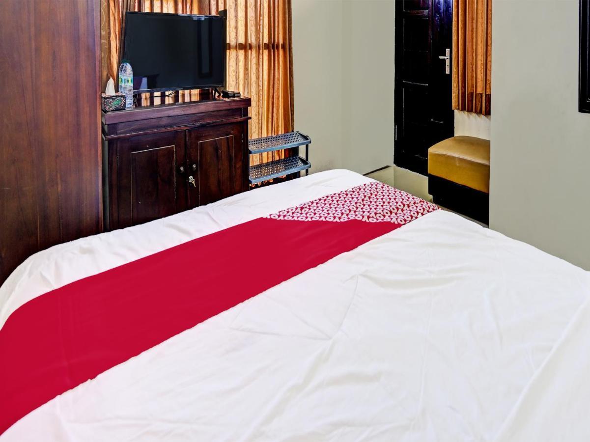 Oyo 91587 Griya Buah De5 Syariah Hotel Sidoarjo Exterior photo